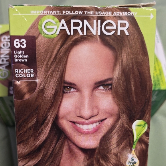 Garnier Nutrisse Ultra Crème Nourishing Permanent Hair Color- Light Goldrn Brown - Picture 2 of 7